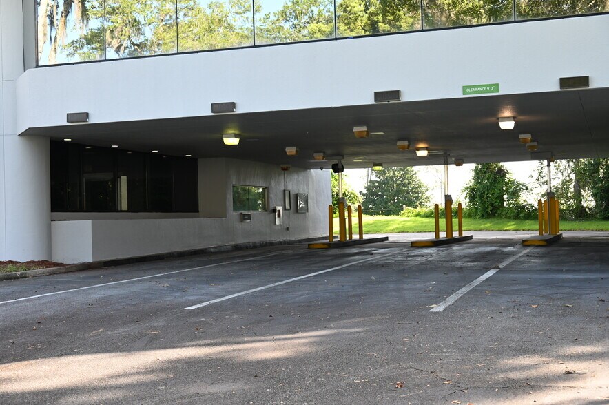 More Photos Of 2800 E Silver Springs Blvd, Ocala Office For Lease