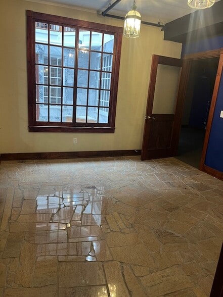 More Photos Of 250 E Main St, Canton Storefront Retail Office For Lease