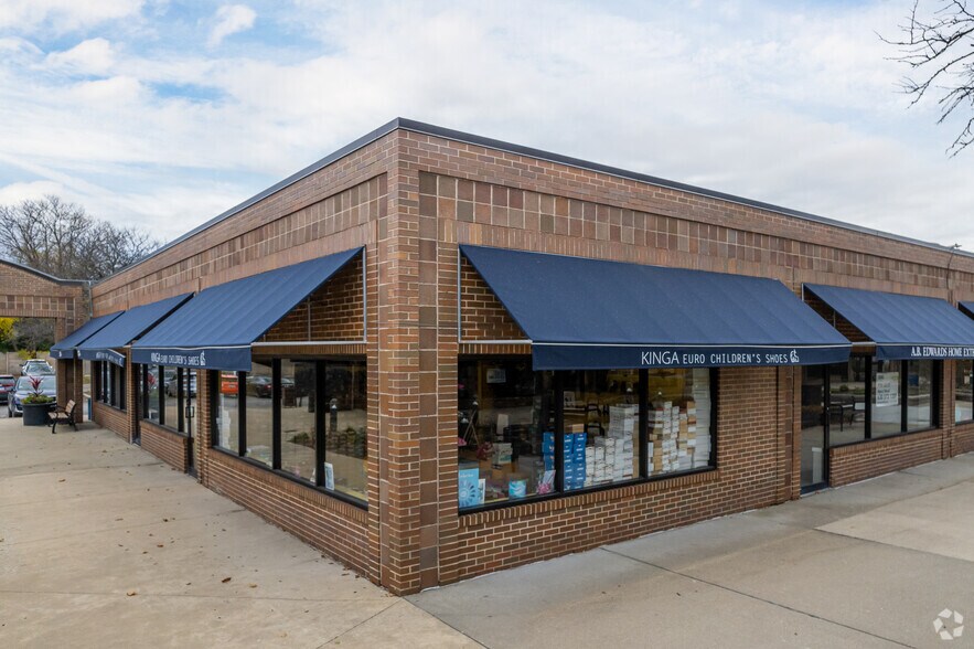 More Photos Of 777 N York Rd, Hinsdale Unknown For Lease