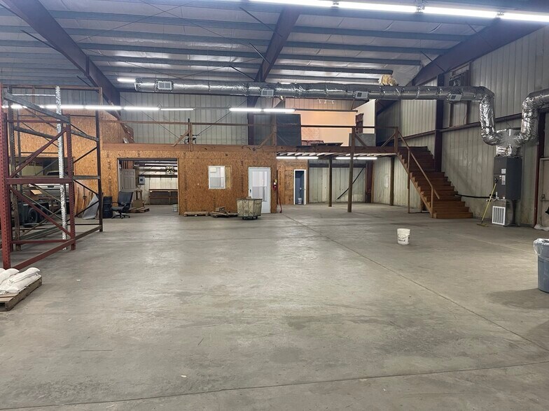 More Photos Of 117 First Ave, Thomson Manufacturing For Sale