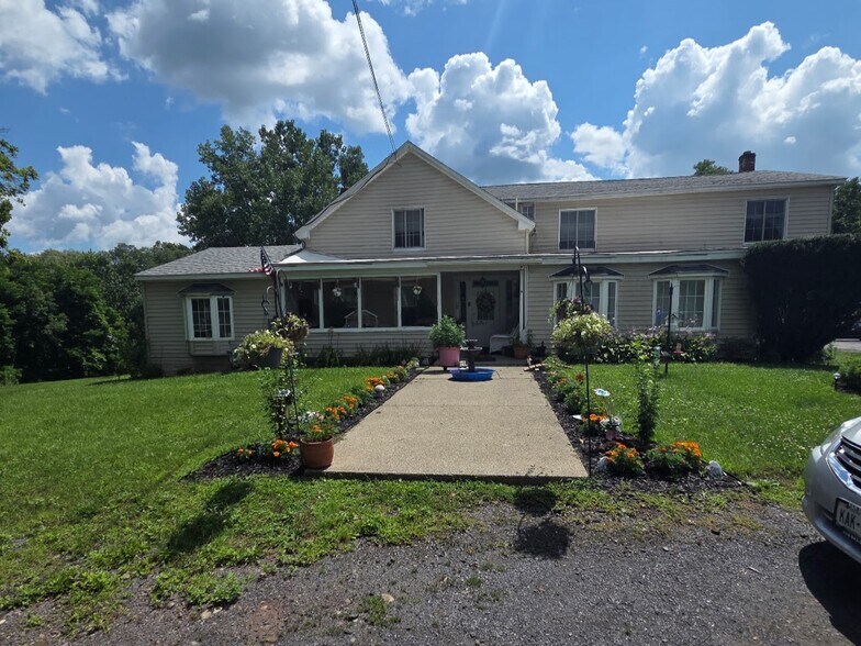 More Photos Of 597 Bross St, Cairo Apartments For Sale