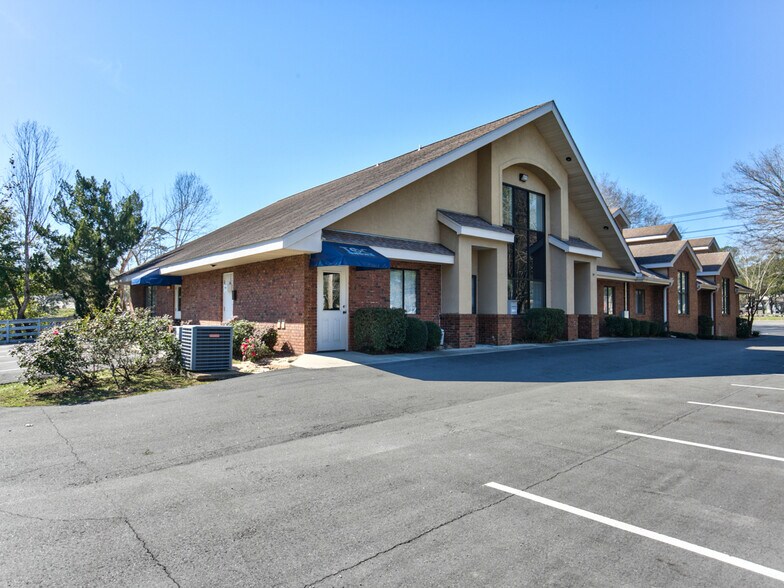 More Photos Of 1981 Capital Cir NE, Tallahassee Medical For Lease