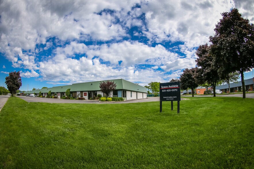 More Photos Of 60-90 Bridge Rd, Islandia Warehouse For Lease