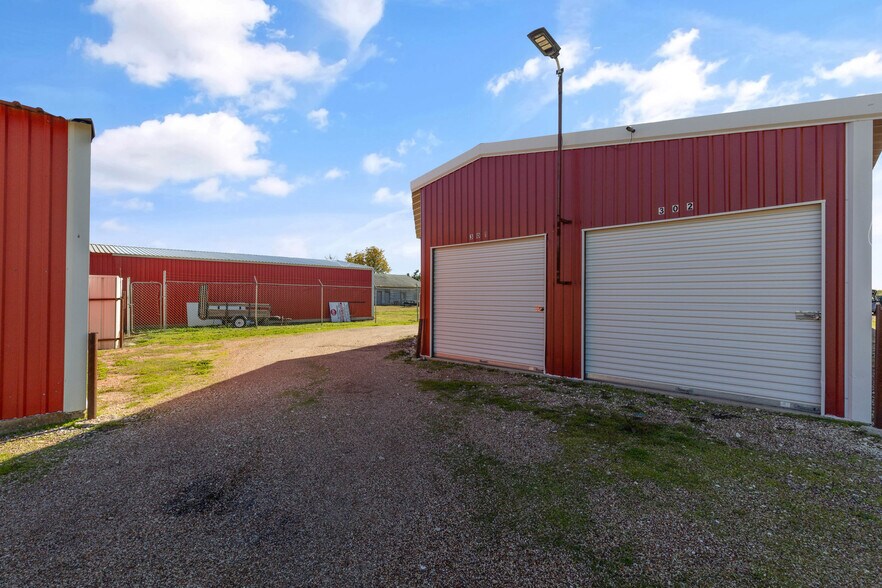 More Photos Of 8813 State 171 Hwy, Godley Self Storage For Sale