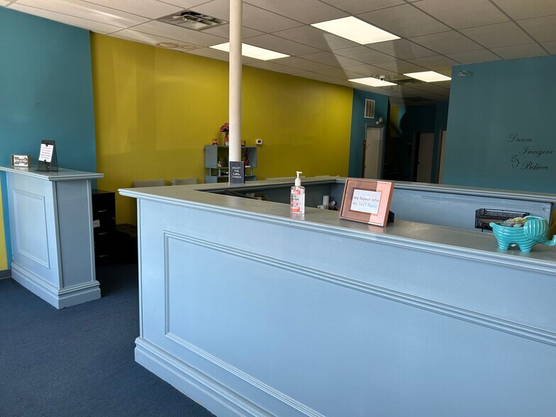 More Photos Of 63-17 Metropolitan Ave, Middle Village Warehouse For Lease