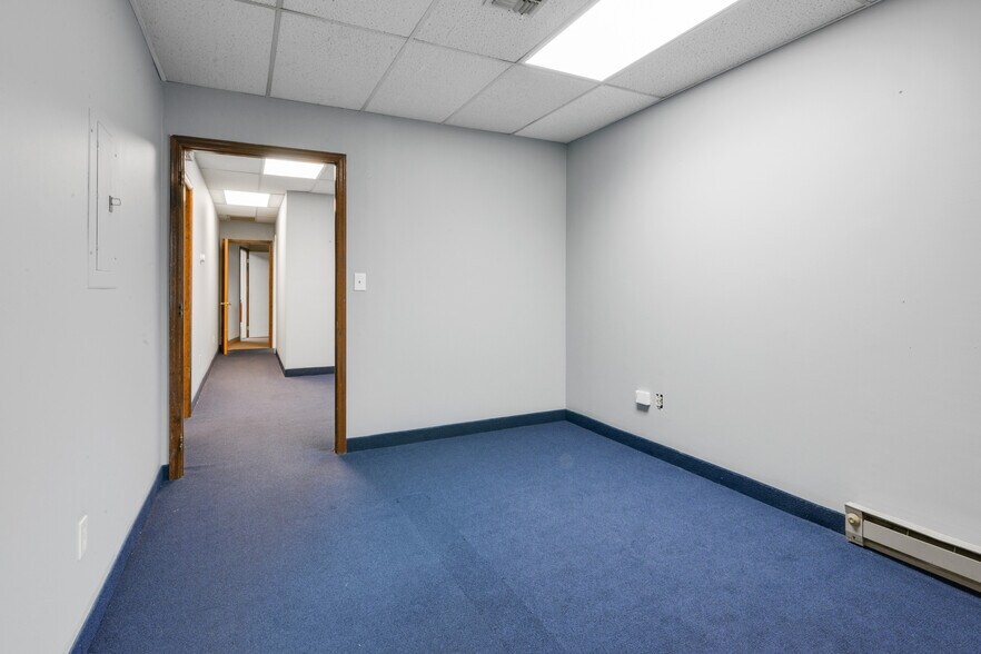 More Photos Of 127 Chestnut St, Roselle Park Storefront For Sale