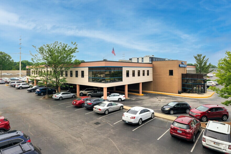 Primary Photo Of 4004 Dupont Cir, Louisville Medical For Sale