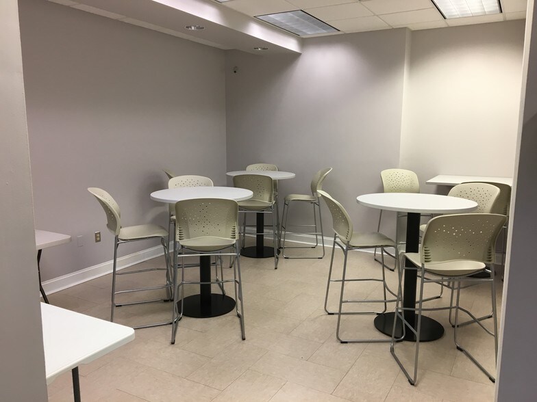 More Photos Of 10469 Atlee Station Rd, Ashland Office For Lease