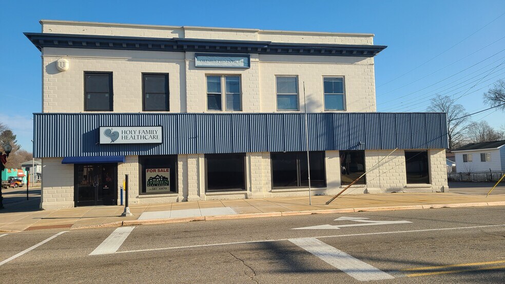 Primary Photo Of 2 E Main St, Hartford Medical For Sale