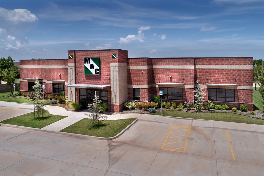 More Photos Of 25 NW 146th St, Edmond Medical For Lease