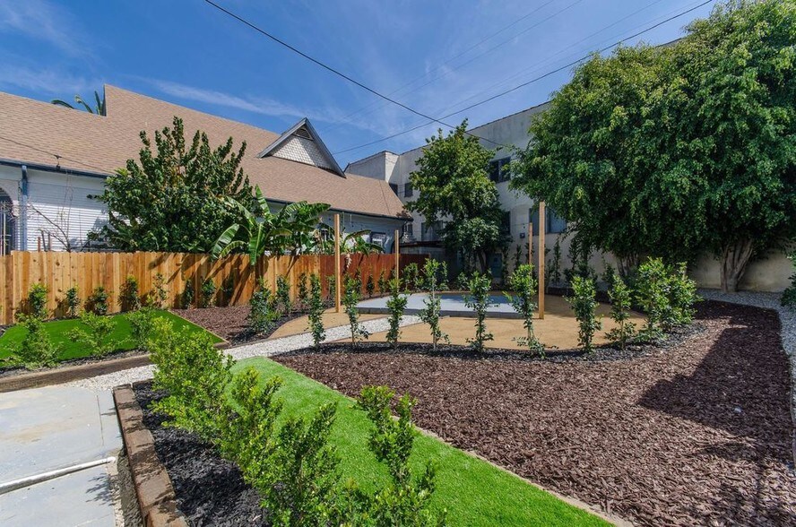 More Photos Of 406 S Coronado St, Los Angeles Apartments For Sale
