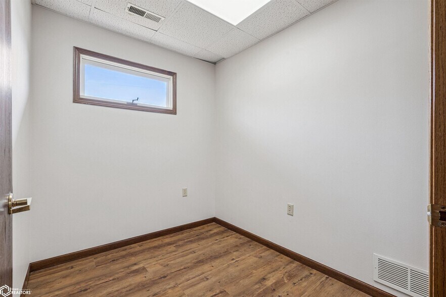 More Photos Of 3031 Flint Hills Dr, Burlington Office For Sale