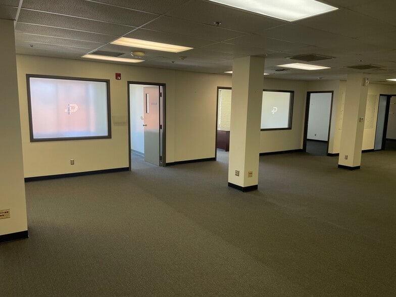 More Photos Of 423 N Campbell Ave, Springfield Manufacturing For Sale