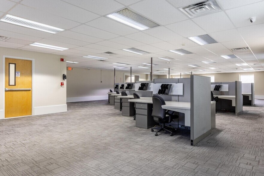 More Photos Of 240 Edwards St, Cleveland Office For Sale