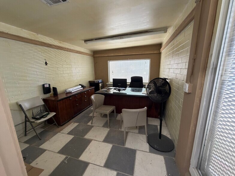 More Photos Of 8438 San Fernando Rd, Sun Valley Warehouse For Sale