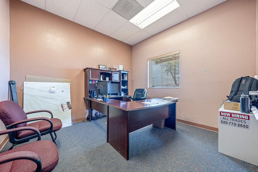 More Photos Of 4655 S Coach Dr, Tucson Warehouse For Sale