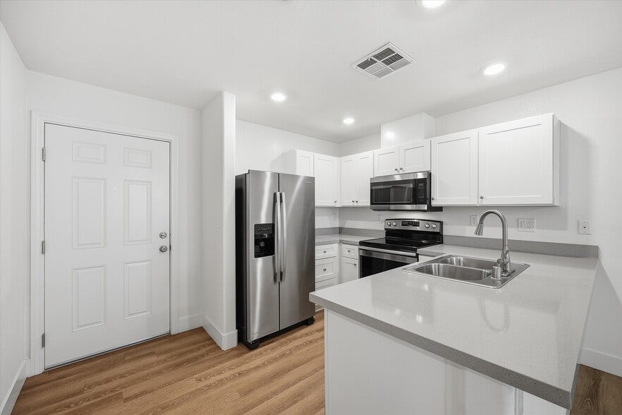 More Photos Of 1821 Santa Paula Dr, Las Vegas Apartments For Sale