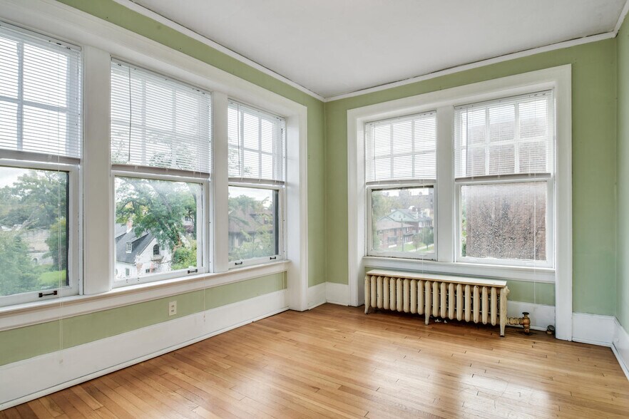 More Photos Of 1121 Van Dyke St, Detroit Apartments For Sale
