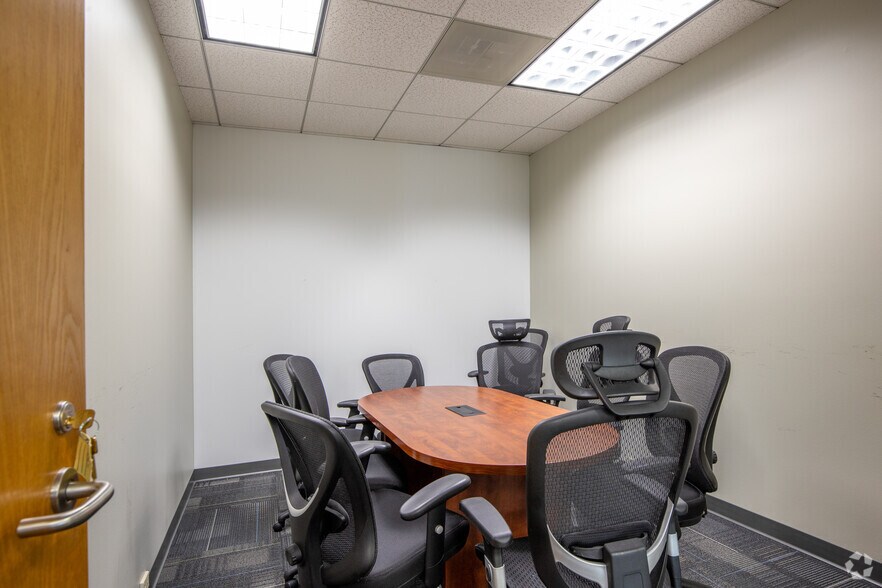 More Photos Of 8875 Hidden River Pkwy, Tampa Office For Lease