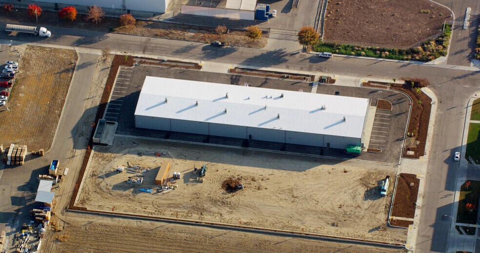 More Photos Of 1450 Enterprise Dr, Lemoore Warehouse For Sale
