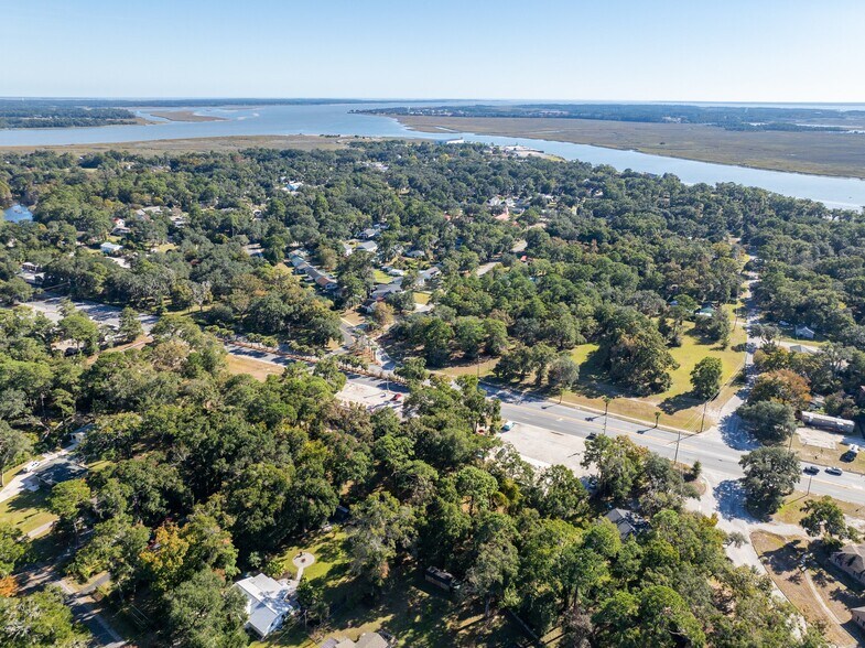 More Photos Of 1810 Ribaut Rd, Port Royal Convenience Store For Sale