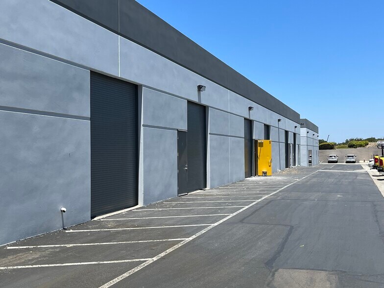More Photos Of 1386 Poinsettia Ave, Vista Manufacturing For Lease