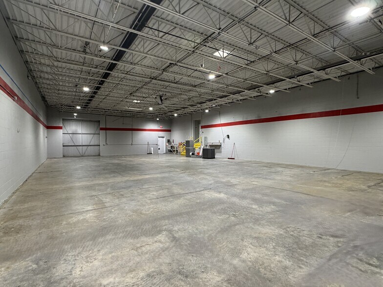 More Photos Of 385-387 Industrial Dr, Mount Juliet Warehouse For Lease