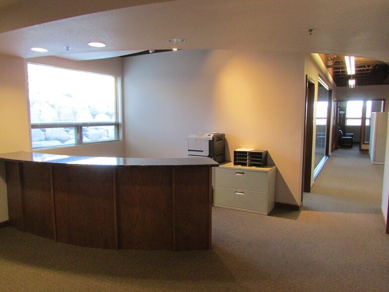 More Photos Of 910 Pinon Ranch Vw, Colorado Springs Office For Lease