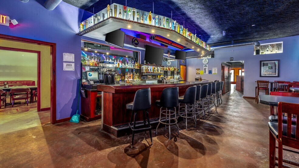 More Photos Of 207 E Hughitt St, Iron Mountain Restaurant For Sale