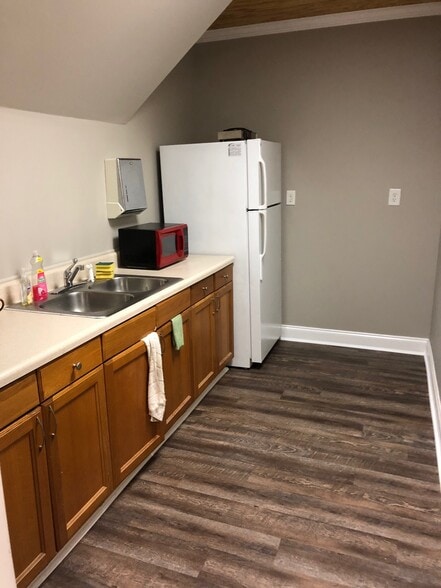 More Photos Of 113 S Perry St, Lawrenceville Office For Lease
