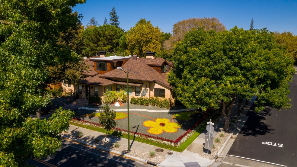 More Photos Of 251 Middlefield Rd, Palo Alto Apartments For Sale