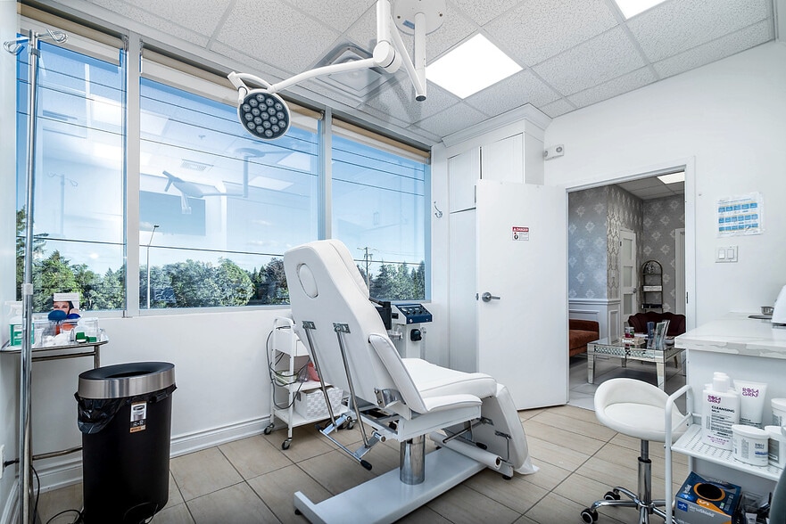 More Photos Of 1650 Elgin Mills Rd E, Richmond Hill Medical For Sale