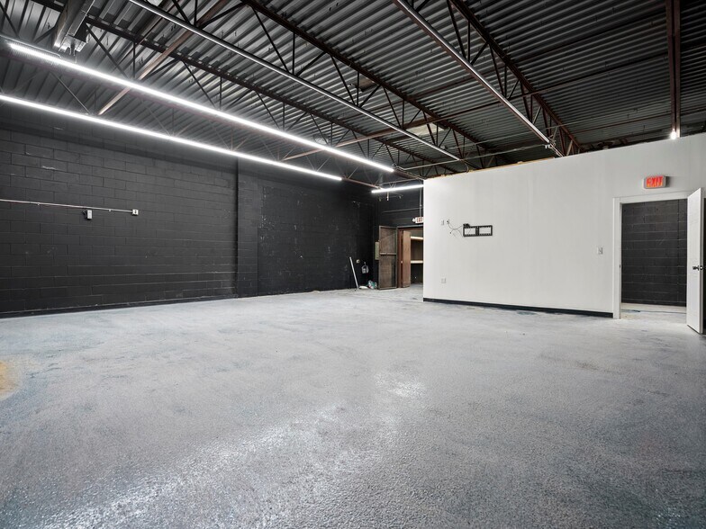 More Photos Of 23409 Dequindre Rd, Hazel Park Manufacturing For Lease
