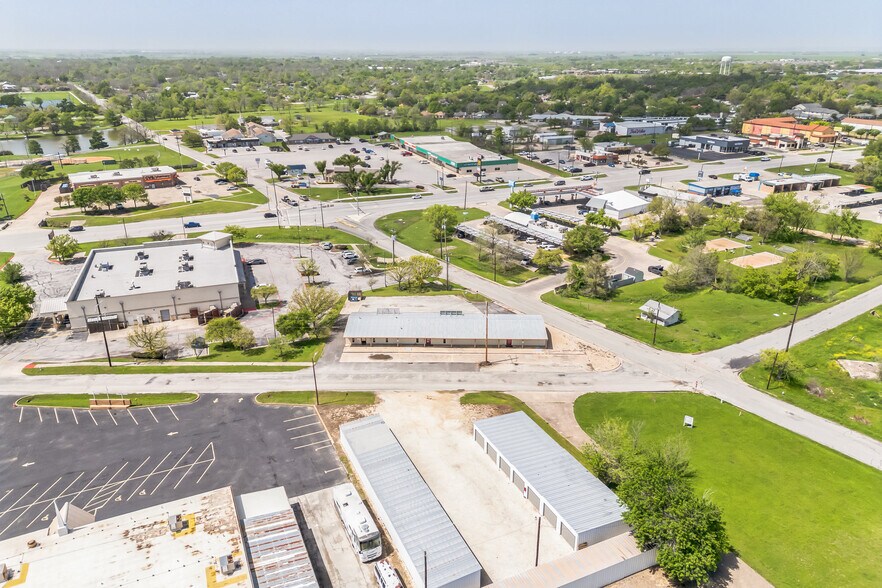 More Photos Of 1611 Old Granger Rd, Taylor Office For Lease