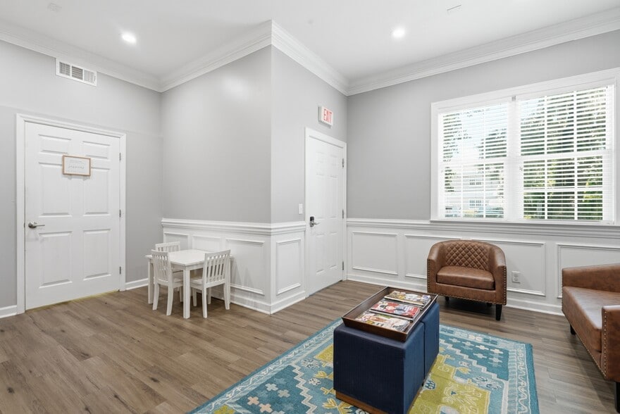 More Photos Of 37 W Fairmont Ave, Savannah Office For Sale