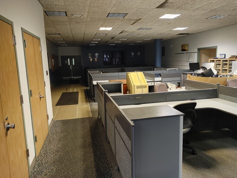 More Photos Of 2700 SW 13th St, Gainesville Office For Lease