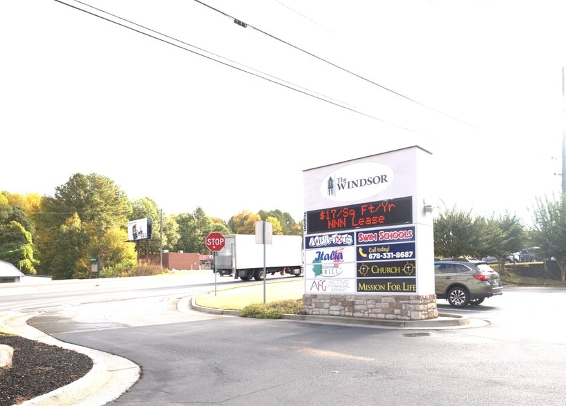 More Photos Of 2655 N Cobb Pky, Kennesaw Storefront For Lease