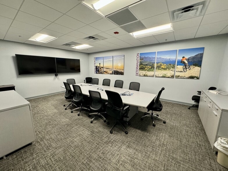 More Photos Of 301 Laboratory Rd, Oak Ridge Office For Sale
