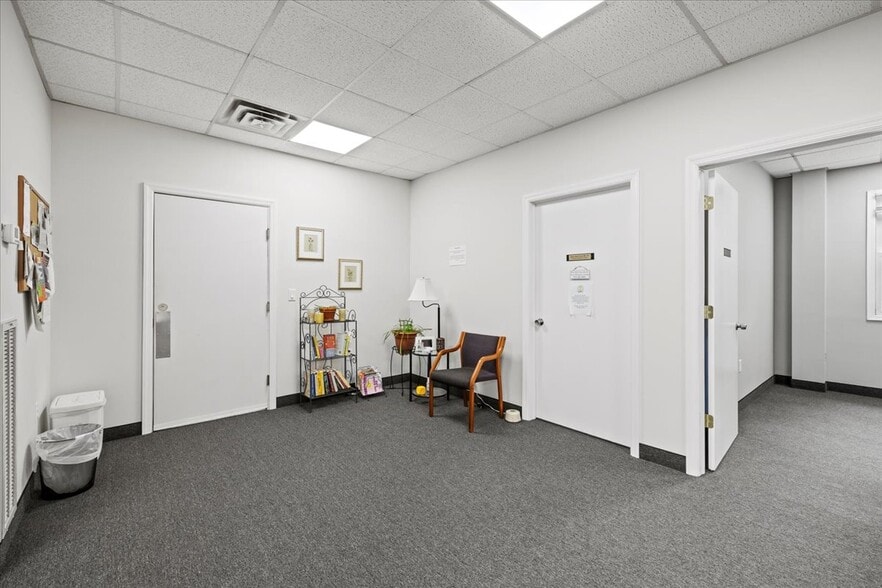 More Photos Of 59 E Mill Rd, Long Valley Office For Sale
