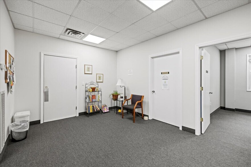 More Photos Of 59 E Mill Rd, Long Valley Office For Lease