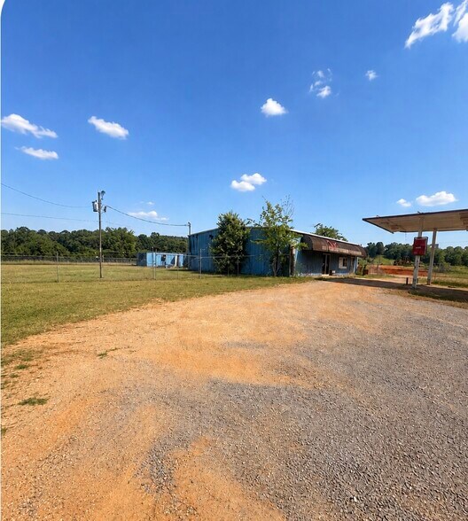 Primary Photo Of 24546 AL Highway 14, Aliceville Flex For Sale