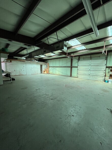 More Photos Of 6523 Harrietts Bluff Rd, Woodbine Freestanding For Sale