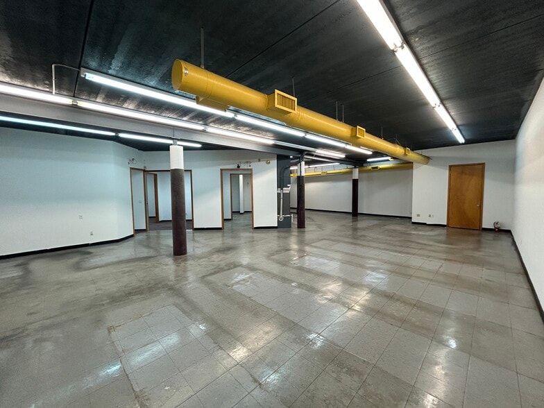 More Photos Of 20101-20161 NE 16th Pl, Miami Loft Creative Space For Sale