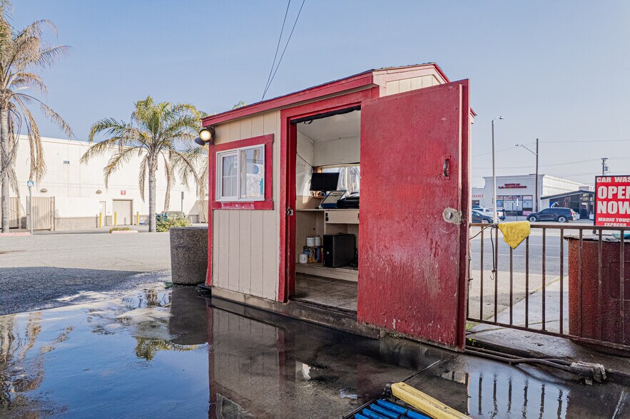 More Photos Of 1407 High St, Delano Carwash For Lease