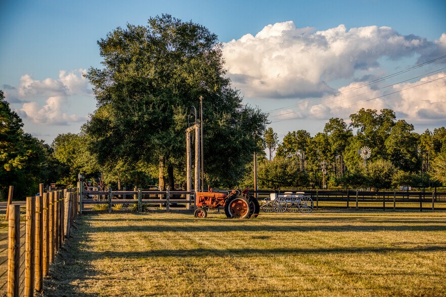 More Photos Of 23192 Murrell Rd, Hockley Lodge Meeting Hall For Sale