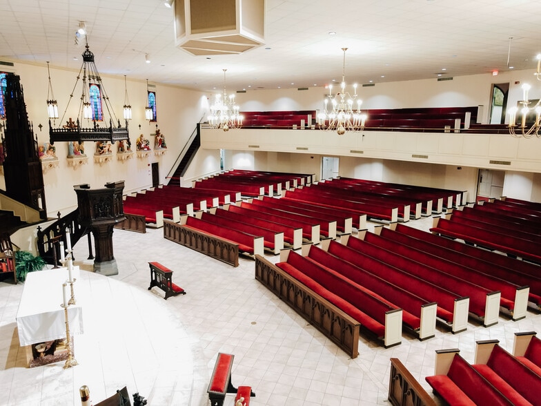 More Photos Of 9101 Airline Dr, Houston Religious Facility For Sale