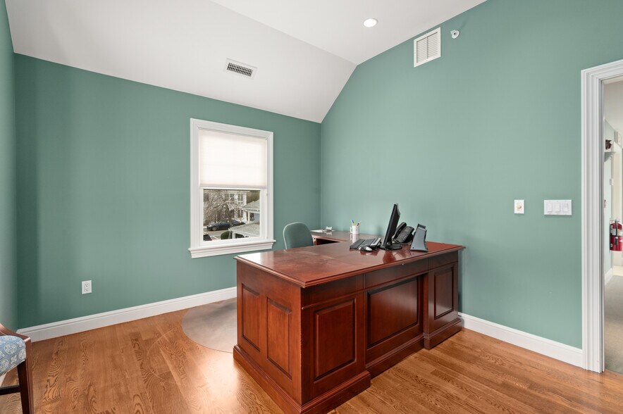 More Photos Of 13 Bartlet St, Andover Office For Lease
