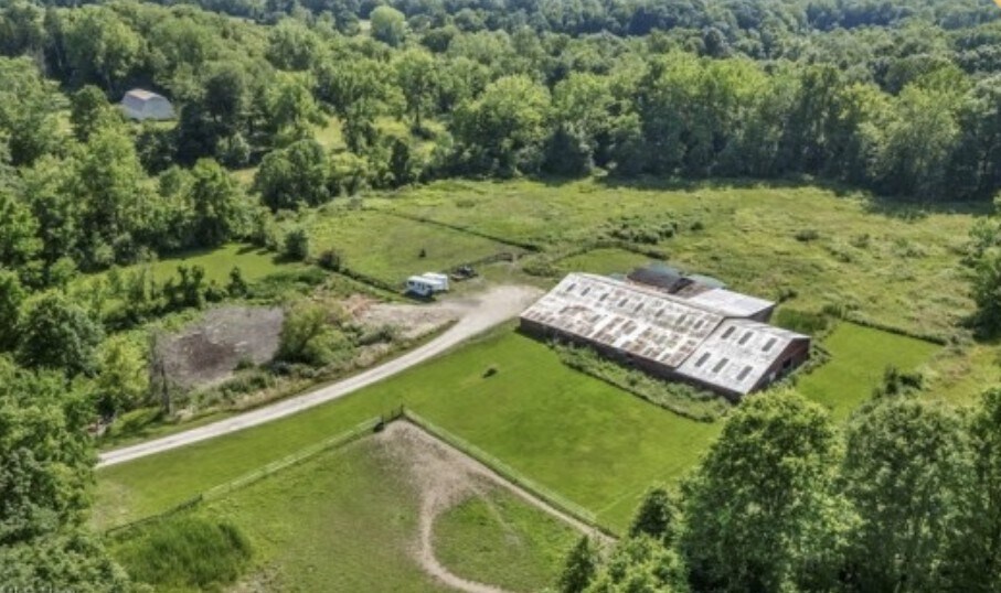 More Photos Of 17500 East River Rd, Columbia Station Horse Stables For Sale