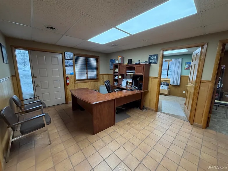 More Photos Of 7 Brebner Rd E, Negaunee Flex For Sale