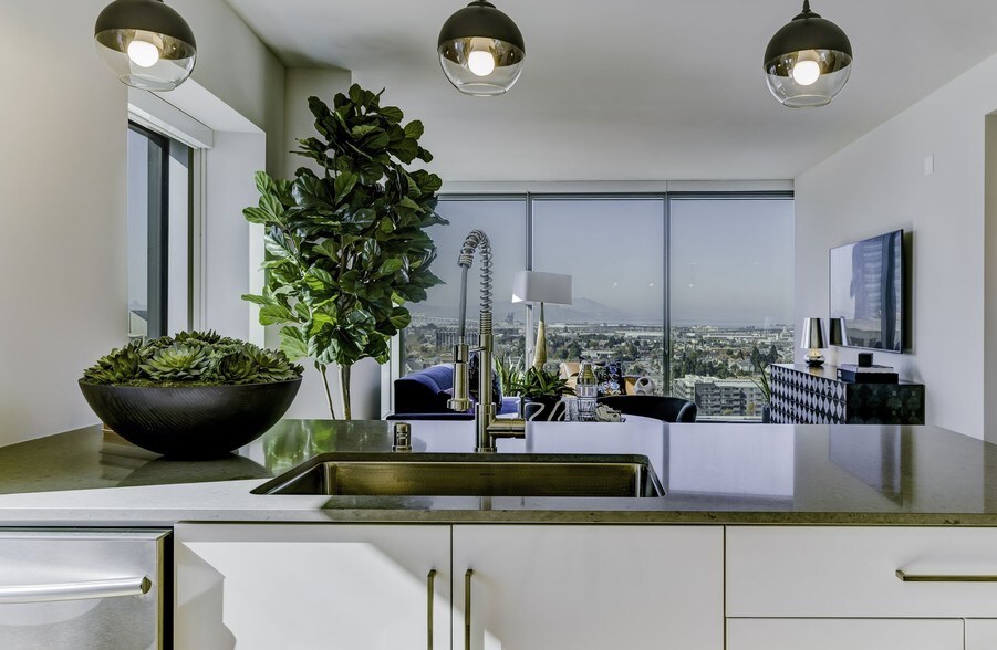 More Photos Of 1640 Broadway, Oakland Apartments For Lease